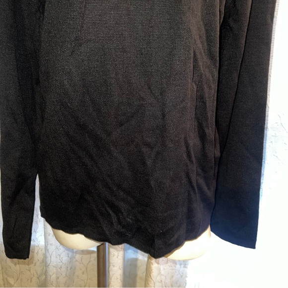 Doc & Amelia vest and sweater - Picture 9 of 11